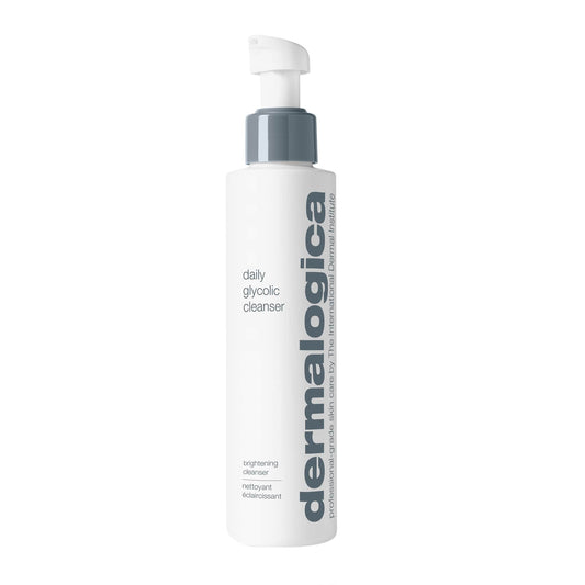 Flasche des Dermalogica Daily Glycolic Cleanser mit Pumpspender auf weißem Hintergrund.
