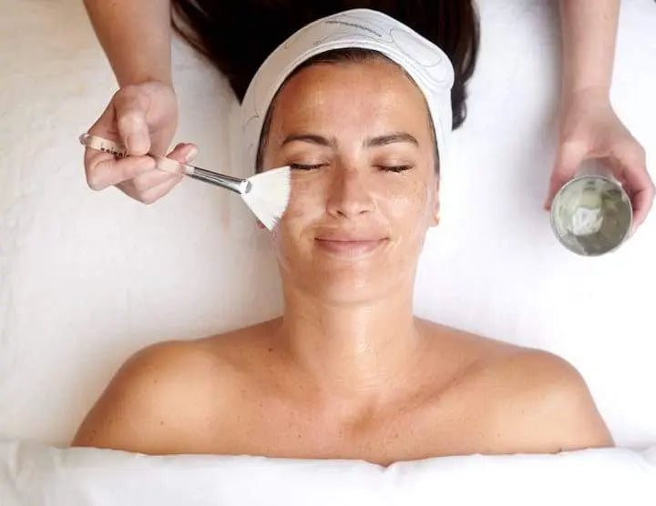 Schlaffe Haut ade: Mit diesen Methoden kannst Du effektiv Deine Haut straffen