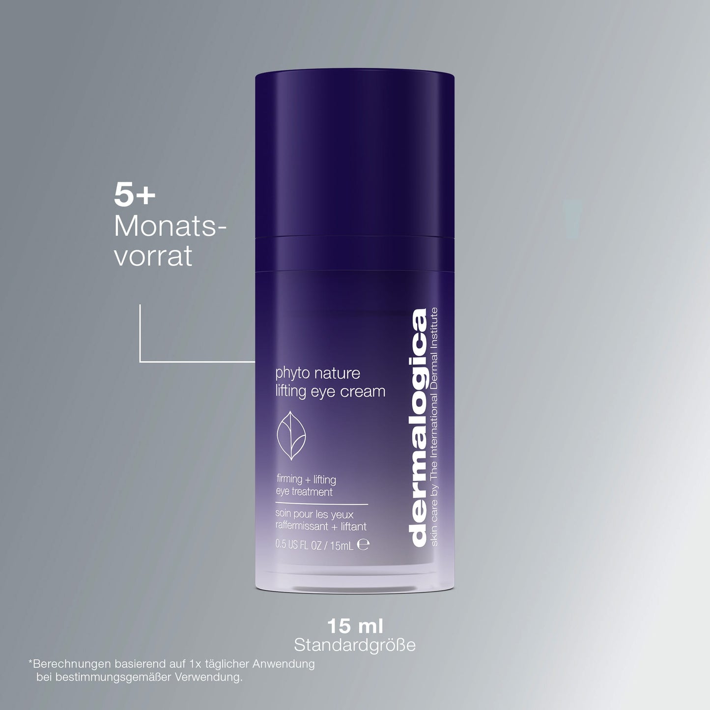 Eine 15-ml-Flasche Phyto Nature Lifting Eye Cream, beschriftet als 5+ Monatsvorrat für Augenlidstraffung und sichtbaren Lifting-Effekt, abgebildet auf einem grauen Hintergrund mit Farbverlauf.