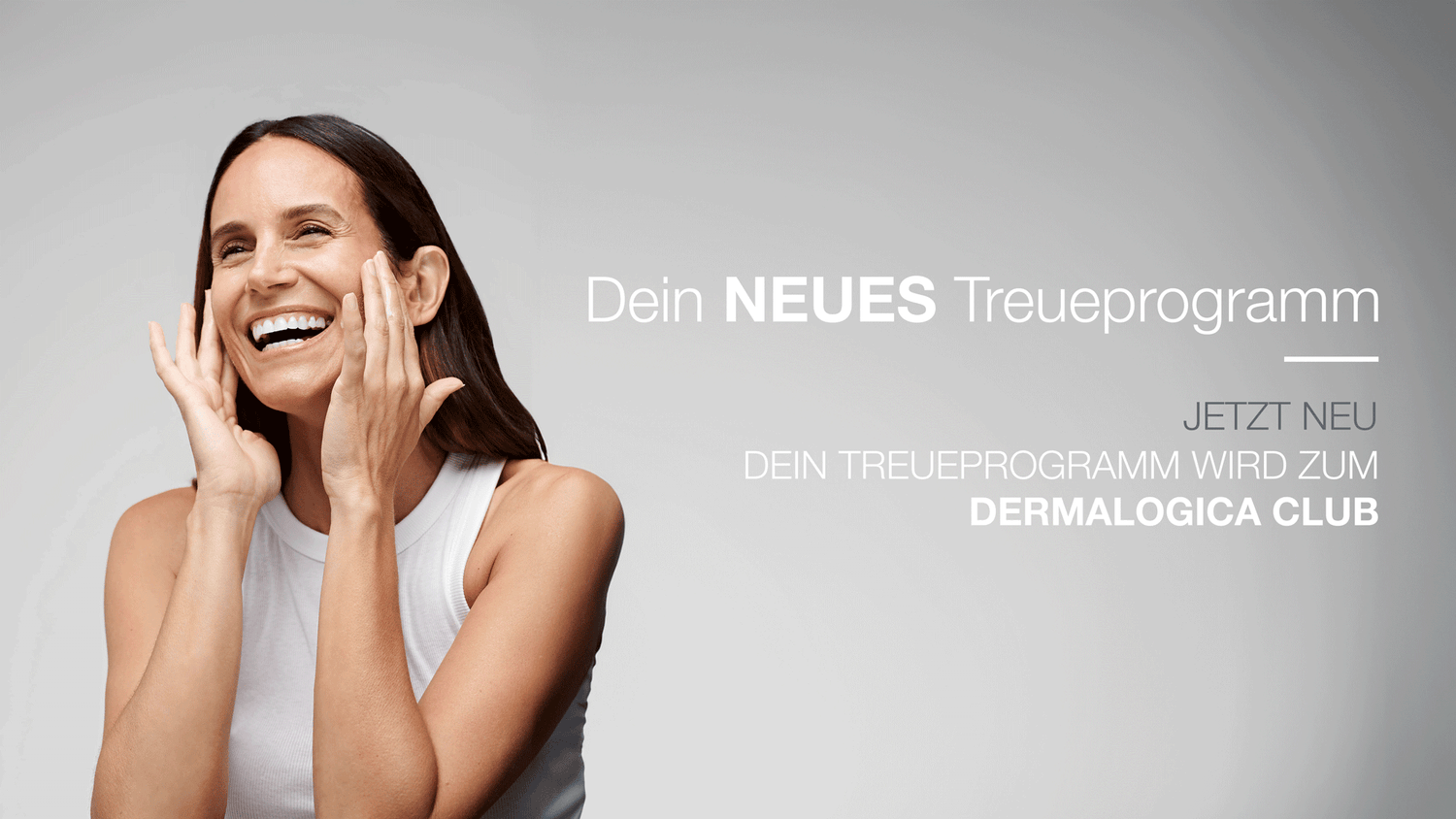 Frau trägt Hautpflege auf. Schriftzug "Dein Treueprogramm wird zum Dermalogica Club"