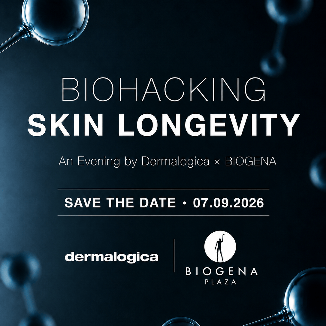 Veranstaltungsplakat für das „BIOHACKING SKIN LONGEVITY TICKET“: Erleben Sie am 07.09.2026 einen Abend unter der Schirmherrschaft von Dermalogica x BIOGENA in der BIOGENA PLAZA – vor einem blauen, abstrakten Hintergrund werden innovative Lösungen für die Langlebigkeit der Haut und die Wissenschaft des Biohacking präsentiert.