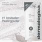 First Snow of the Season Set auf einem strukturierten weißen Hintergrund, gekennzeichnet als das meistverkaufte Peeling-Puder für glatte Haut und Ausstrahlung - ideal für jedes Peeling-Geschenkset.