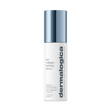 Dermalogica Pro-Collagen Bankserum-Flasche auf grünem Hintergrund.