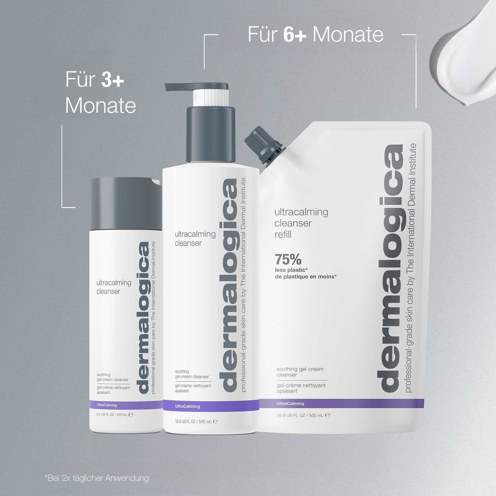 Abgebildet sind drei UltraCalming Cleanser Produkte für empfindliche Haut: Standard-, Pump- und Nachfüllpackung, mit deutscher Anwendungsempfehlung für 3+ oder 6+ Monate.