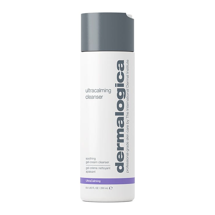 Flasche mit Dermalogica Ultracalming Cleanser auf weißem Hintergrund.