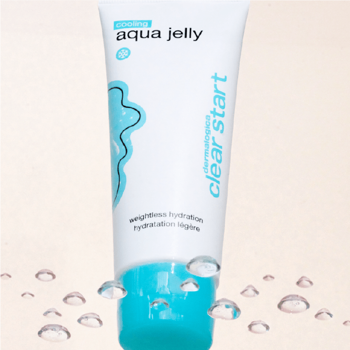 Tube von Clear Start Cooling Aqua Jelly mit Tropfen im Vordergrund.